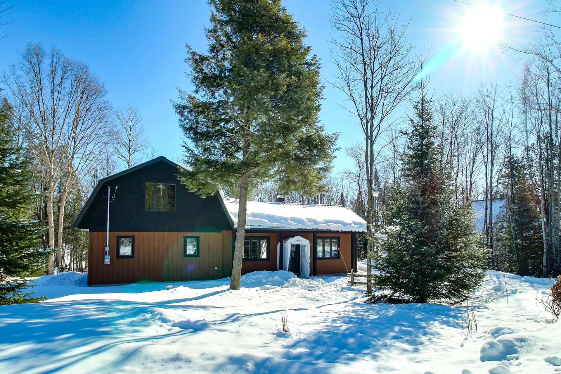 1533, Ch. des Chalets Ouest SaintPierreBaptiste Équipe Jean